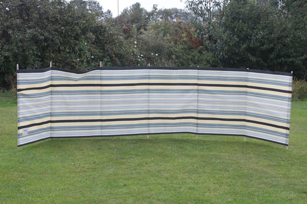 Blue Diamond 7 Pole Contemporary Sand Windbreak